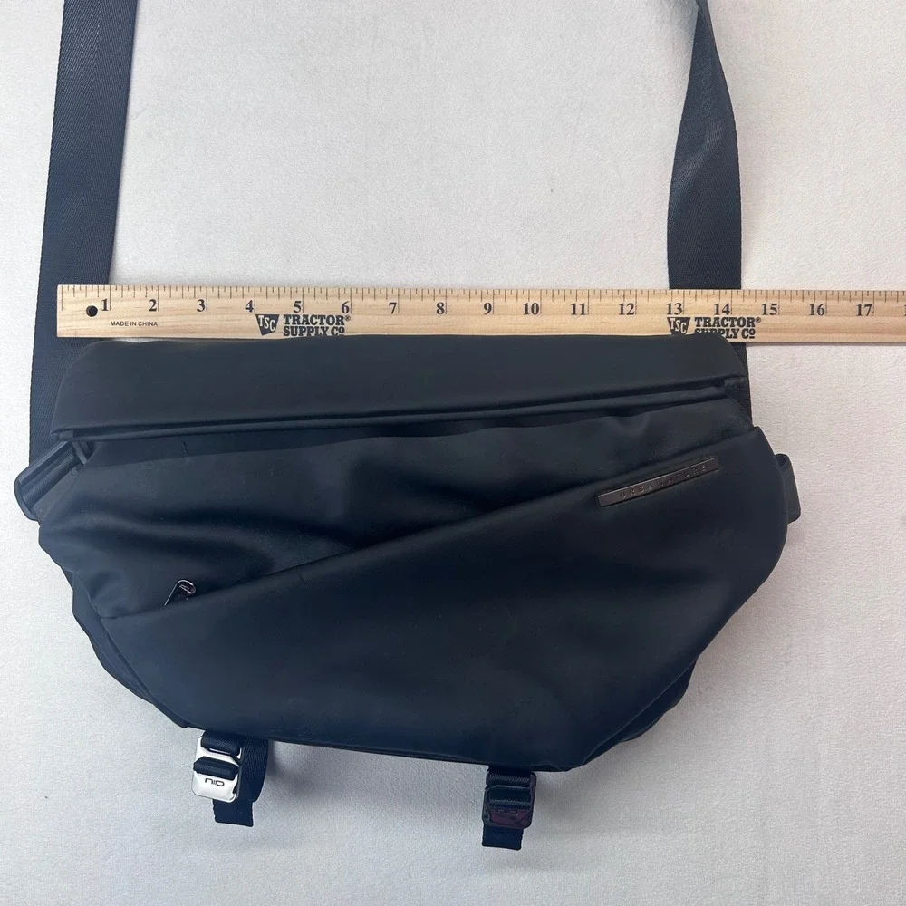NIID‎ Urbanature Radiant R1 Sling Bag Unisex OS Black Techwear Crossbody